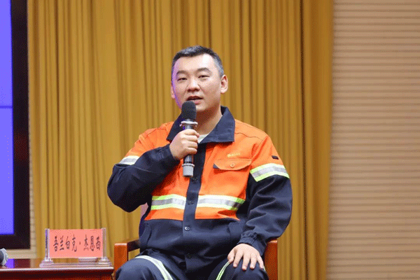 媒体聚焦丨在家门口就业是怎样的体验？？？？？？？？4118云顶集团锌业员工吾兰白克·杰恩西告诉你