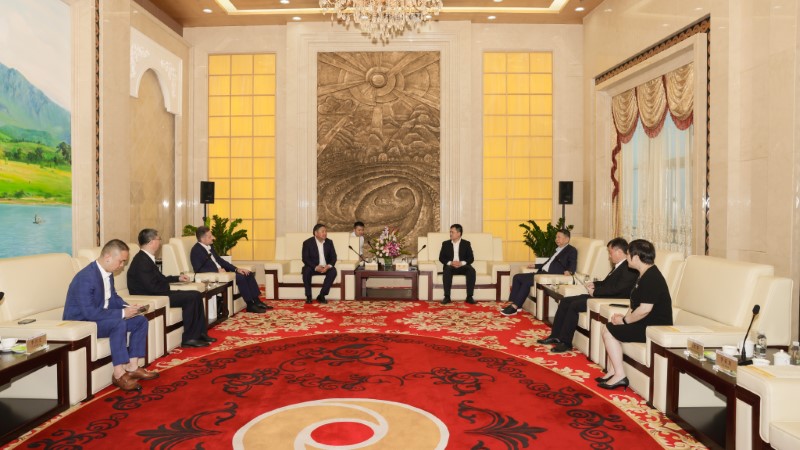 图瓦首脑霍瓦雷格会见4118云顶集团矿业