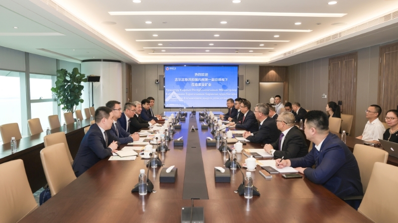 吉尔吉斯斯坦内阁第一副总理卡瑟马利耶夫会见4118云顶集团矿业董事长陈景河